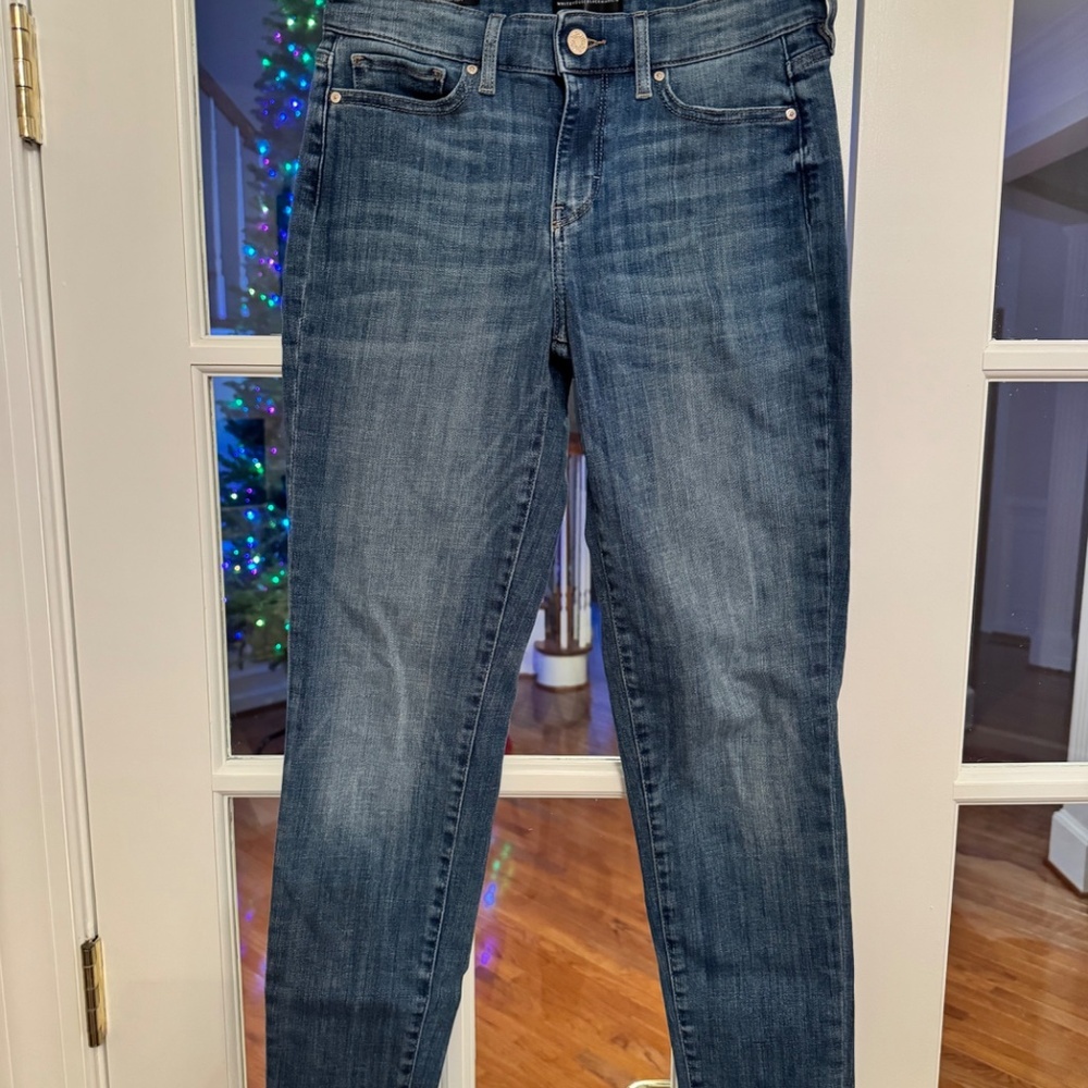 WHBM Mid Rise Girlfriend Everyday Soft Jeans, Size 0R